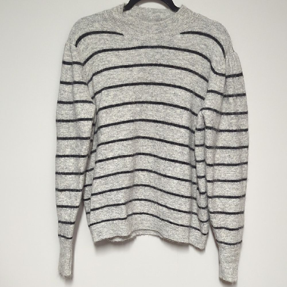Vero Modo Gray and Black Crewneck Striped Sweater